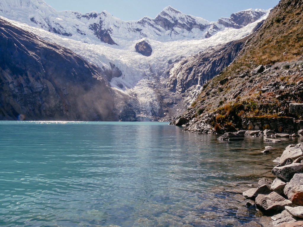 Gletschersee mit türkisem Wasser